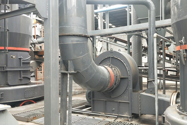 大型石頭磨粉機(jī)型號有哪些？選購時(shí)要注意什么？